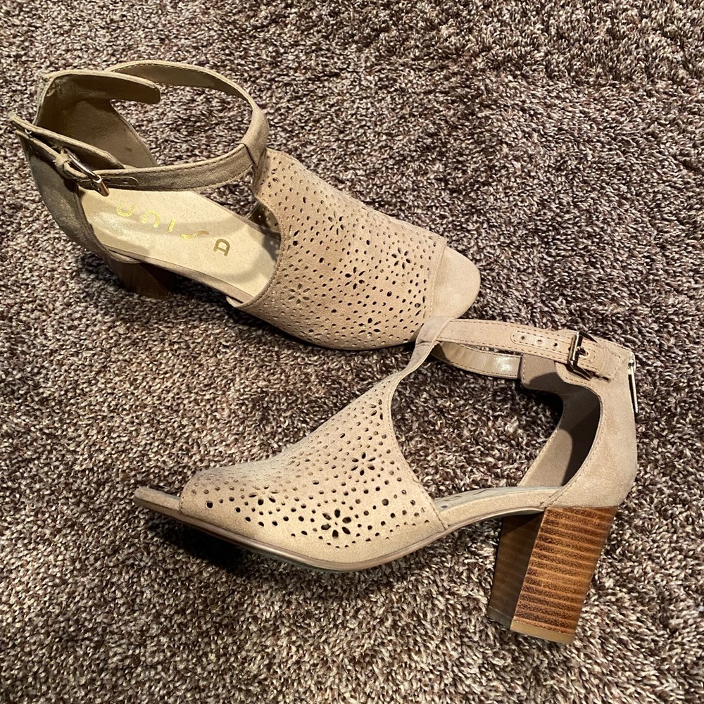 Womens open toe heel sandal/shoe